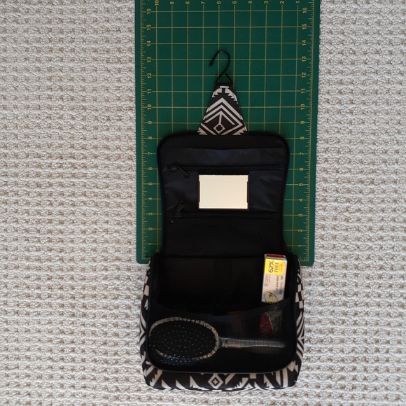 Reisenthel XL toiletry/cosmetic travel bag - Picture 8 of 11